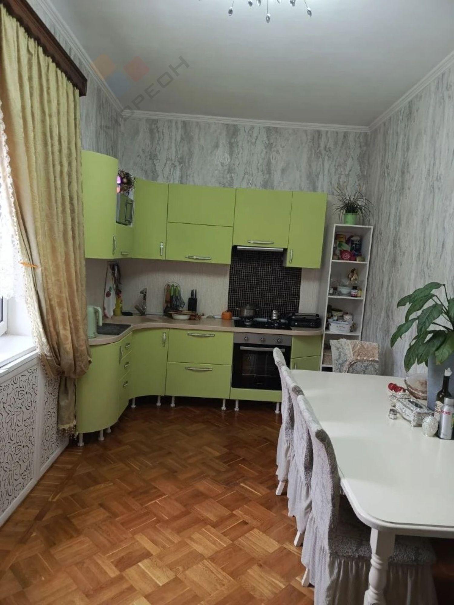 Купить дачу, дом, коттедж за 12 500 000 рублей на Куйбышева ул, 36