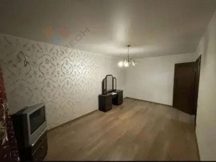 3-комн квартира Перова ул, 81/1