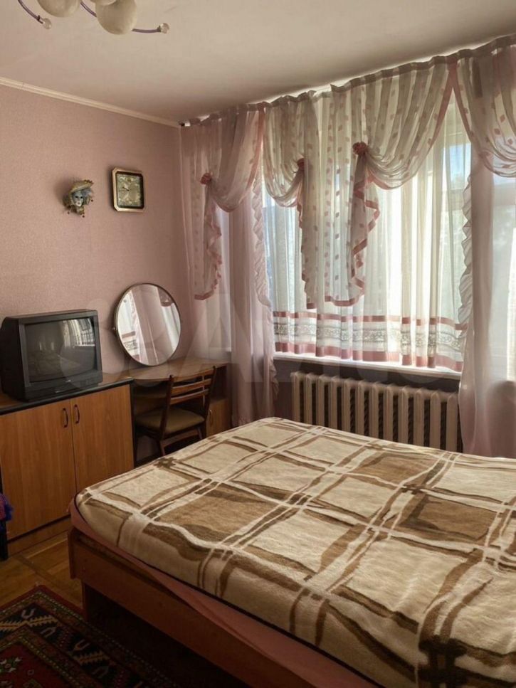 3-комн квартира Перова ул, 79