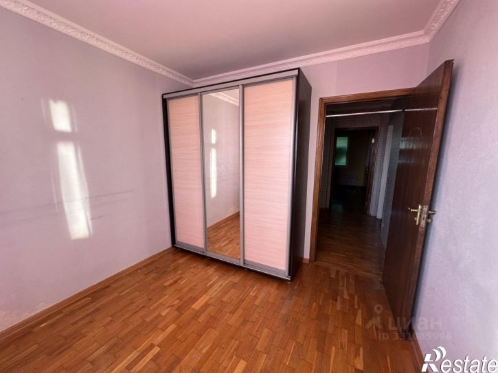 3-комн квартира Майкоп, улица Михайлова, 8